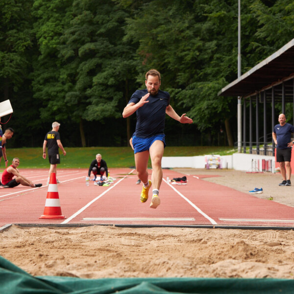 Queer-Games-2025-Leichtathletik-Weitsprung-035